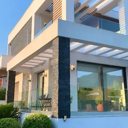 Apartahotel Aelia Living 4*