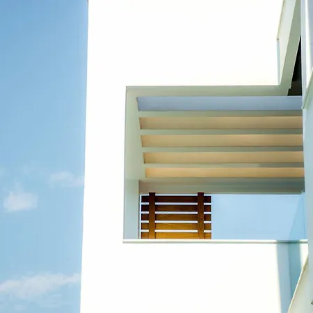 Aelia Living アパートホテル