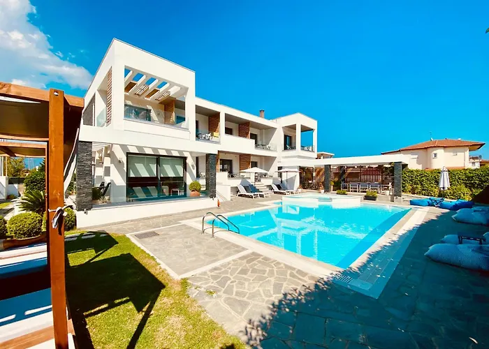 Aelia Living 4*