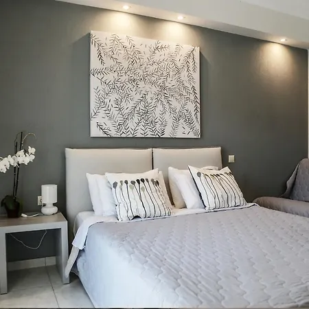 Aelia Living 4*