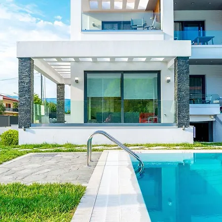 Aelia Living Aparthotel *